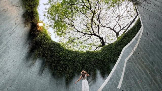 5/7/13-seater vehicle for single trip & customizable pick-up & drop-off points within city & private chartered tour available