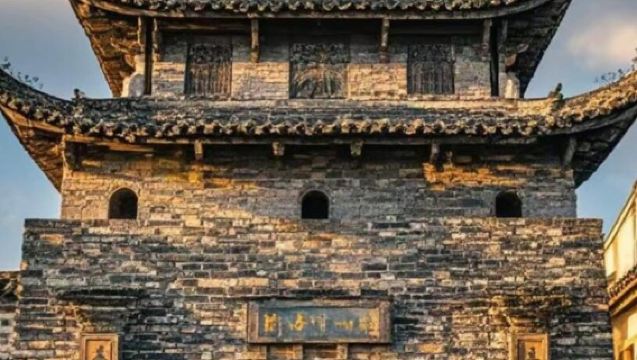 Lawatan sewa peribadi 1 hari ke Dapengsuocheng - Jiaochangwei - Juediaosha - Yangmeikeng Valley (pilihan kereta 5/7 tempat duduk)