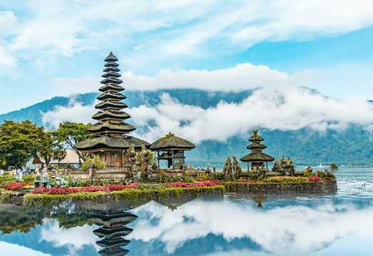 Bali UNESCO Sites: Ulundanu Beratan temple ,Taman Ayun and Handara Gate Private Tour