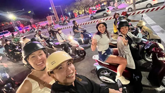 Da Nang City :  Street Food & Sightseeing Tour by Scooter – 10 Local Tastings
