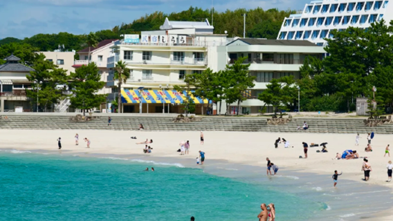 1-day tour to Shirahama in Wakayama: Shirahama hot spring/seafood duration + Sandanbeki cliffs & Senjojiki + Engetsu Island