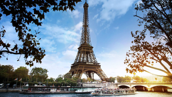 Experiencia en crucero por el río Sena en París, Francia [paseo por el Sena + opción de almuerzo o cena]