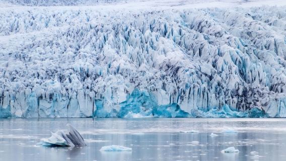 Iceland South Coast in-depth 1-day tour: Diamond Beach/famous waterfalls/Vik/Glacier lagoon optional cruise