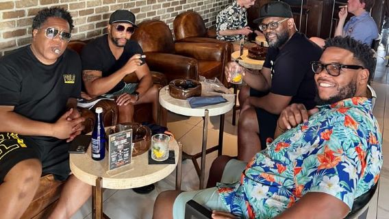 Tampa: Cigar City Tour with Lounge Visits on Minibus