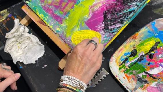 NYC: Pintura Abstrata com Espátulas – Grupo Pequeno