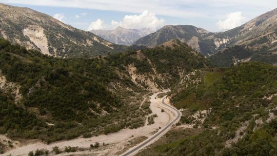 Shëngjin: Tirana Airport Arrival & Skanderbeg Stop