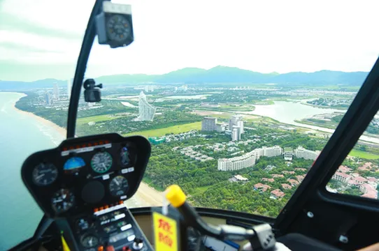 三亜ヘリコプター低空飛行体験/海棠湾鉄炉港基地【鳳凰島着陸
