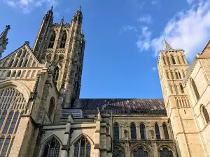 Canterbury Cathedral and Leeds Castle Private Full Day Tour 