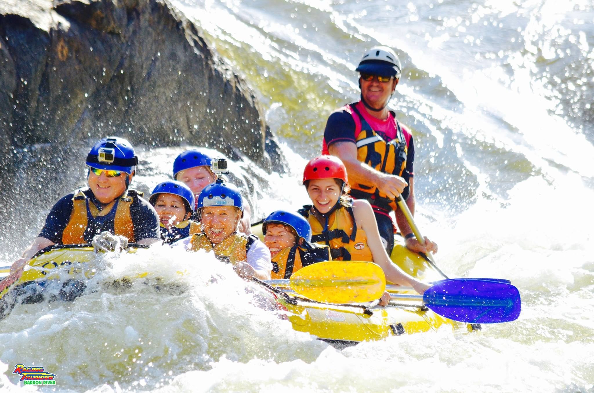 รับงานด่วน #ทัวร์ครึ่งวันล่องแก่งที่แม่น้ำบาร์รอน แคนส์ มีบริการรับส่งที่โรงแรมหรือมีครูฝึกมืออาชีพใกล้เคียงสำหรับการผจญภัยที่ตื่นเต้น