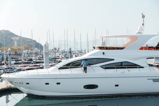 Guangdong Shenzhen Dapeng Qixing Bay Yacht Huihai Voyage Yacht Club Sailing Yacht Charter (Internet celebrity catamaran sailing/water supercar/three-story luxury yacht/wake surfing)