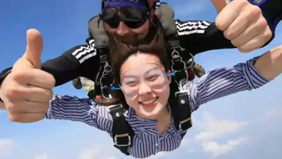 安吉天子湖通用機場跳傘旅拍【浙江湖州安吉高空跳傘 3300米自由落體+高清視頻跟拍】