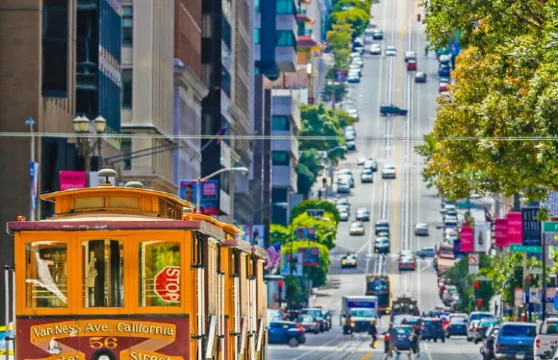 美國三藩市市區一日遊【金門大橋/九曲花街/漁人碼頭】