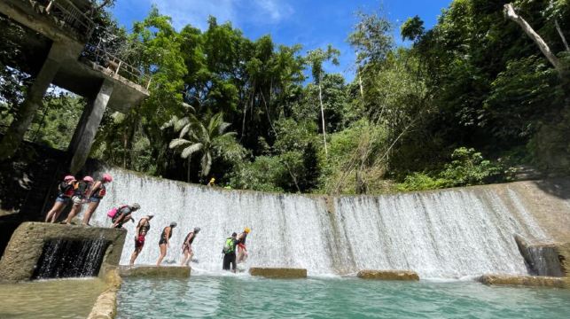 菲律賓宿霧出發：墨寶沙丁魚風暴+巴迪安峽谷&卡瓦森瀑布一日遊