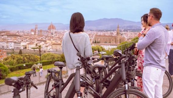 E-bike tour of Florence and Piazzale Michelangelo with surprise tasting