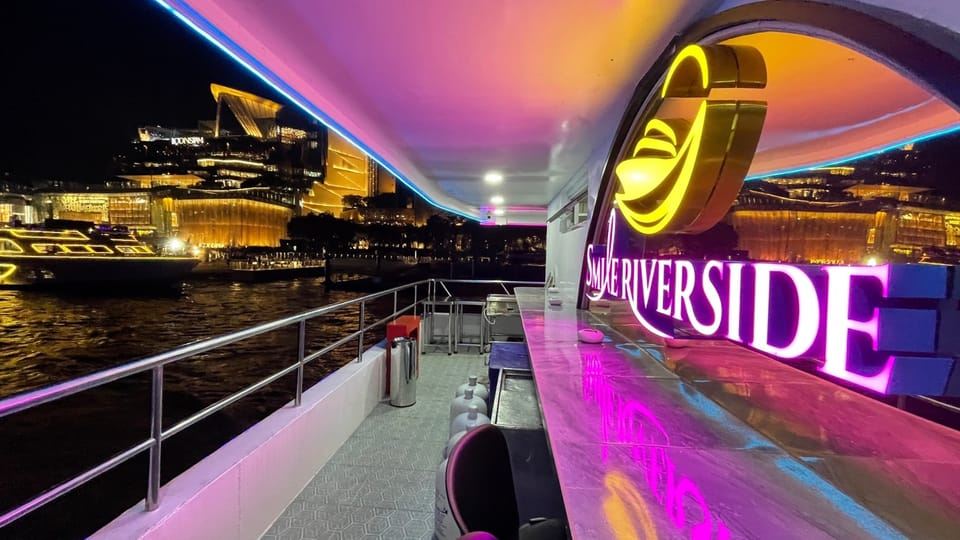 Bangkok: crociera con cena a buffet sul fiume Chao Phraya