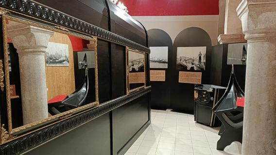 Venecia: Gran Canal en góndola con comentarios en directo