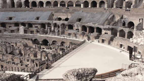 Rome: toegang tot de gladiatorenvloer van het Colosseum en rondleiding door het Forum Romanum