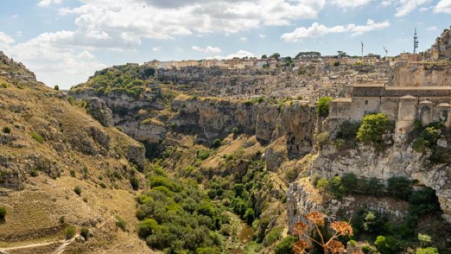 From Matera: Sassi di Matera Tour with Entry to Cave Houses