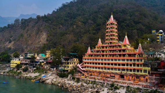 Rishikesh bersiar-siar tempatan