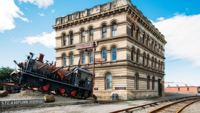 Christchurch Oamaru & Steam Museum + Whitestone City + Penguin Parade - private chartered tour