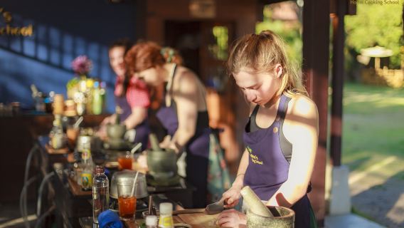 【官方】奶奶廚房(泰式料理烹飪廚藝學校)+酒店接送