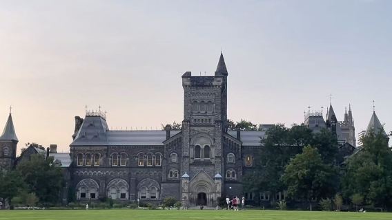 多倫多市政廳+斯卡堡懸崖+巴塔鞋博物館+肯辛頓市場一日遊