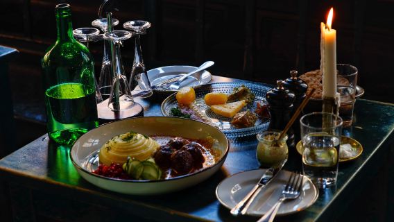 Stockholm, Thụy Điển - Dịch vụ đặt chỗ nhà hàng nổi tiếng Den Gyldene Freden