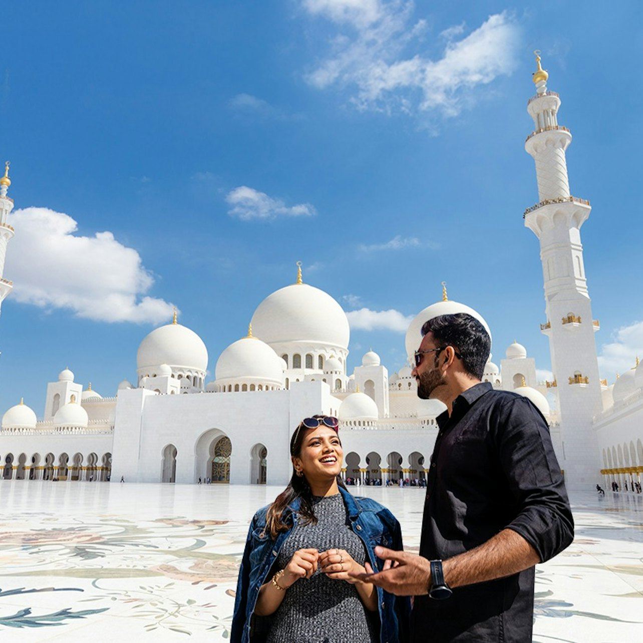 Abu Dabi y Qasr Al Watan: Visita guiada por la ciudad por la tarde + traslados