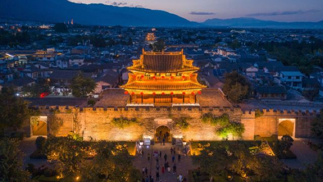 Erhai Private Leisurely 1-day Tour by Private Charter | Wenbi Village Scenic Area + Dali Ancient City + Shuanglang Ancient Town