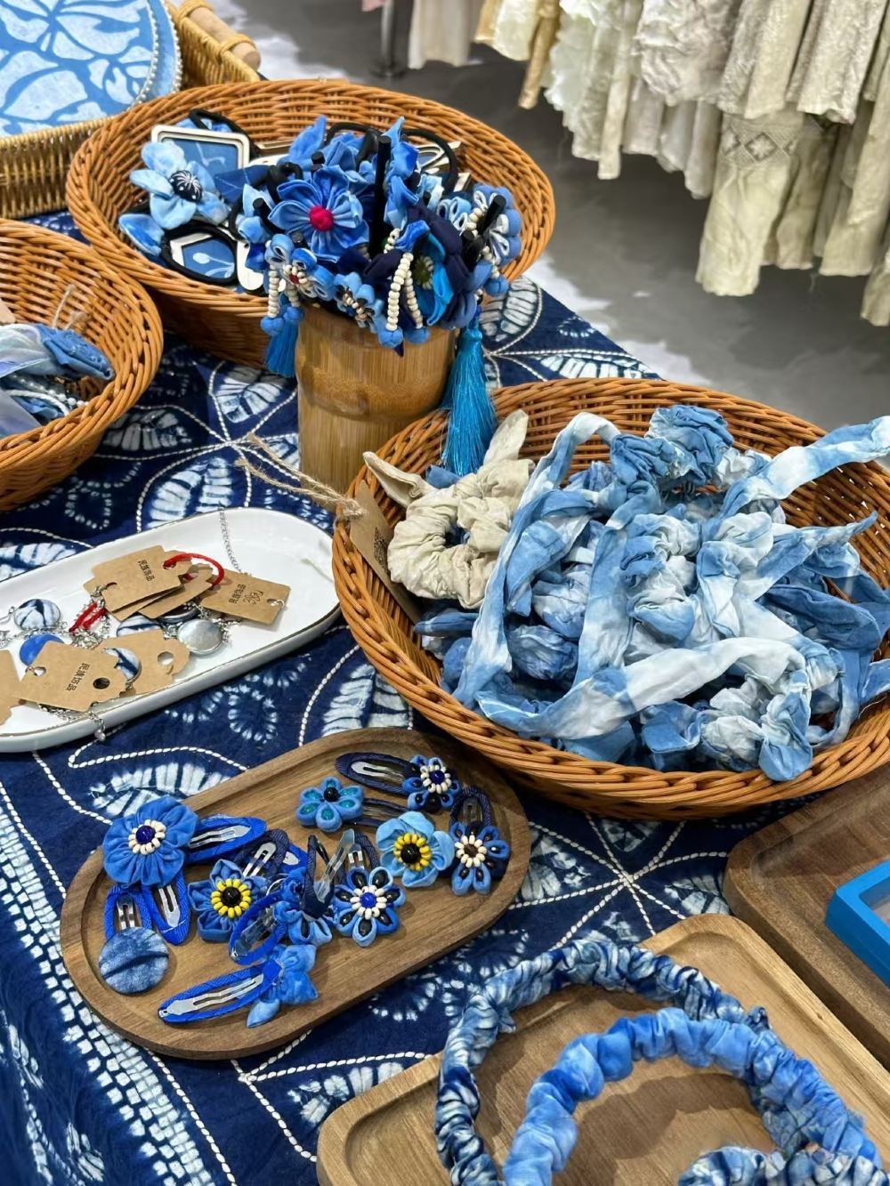 Tie-dye Experience at Wuzhen Suyi Buer (Immersive Intangible Cultural Heritage Handicraft Experience + Traditional Jiangnan Tie-dye + Professional Guidance + Take Your Creation Home)