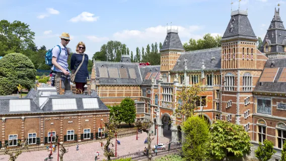 Madurodam en La Haya + Edificio del Parlamento y Binnenhof + Playa de Scheveningen