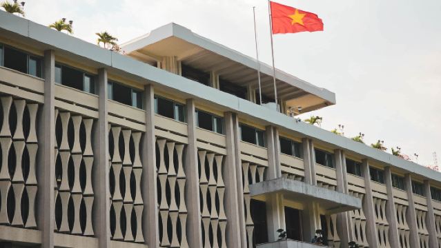 Ho Chi Minh City Tour & Cu Chi Tunnels: Full-Day Experience [Small Group or Luxury Group]