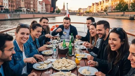 Gdańsk: Motława River Cruise with Pierogi Tasting