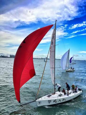 在廈門遇見海|帆船 海上看金門 零距離擁抱海水