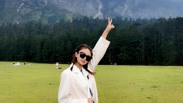 Passeio de um dia pela Montanha Nevada de Yulong na Cidade Antiga de Lijiang: Prado de Abetos + Vale da Lua Azul [Grupo de 8 pessoas | Sem necessidade de comprar ingressos | Presente de oxigênio extra]