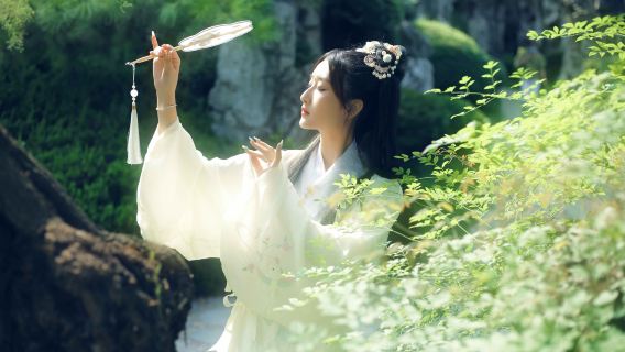 西安旅拍【高歌漢服旅拍 服飾選配+精緻妝造+底片全送+道具選選】