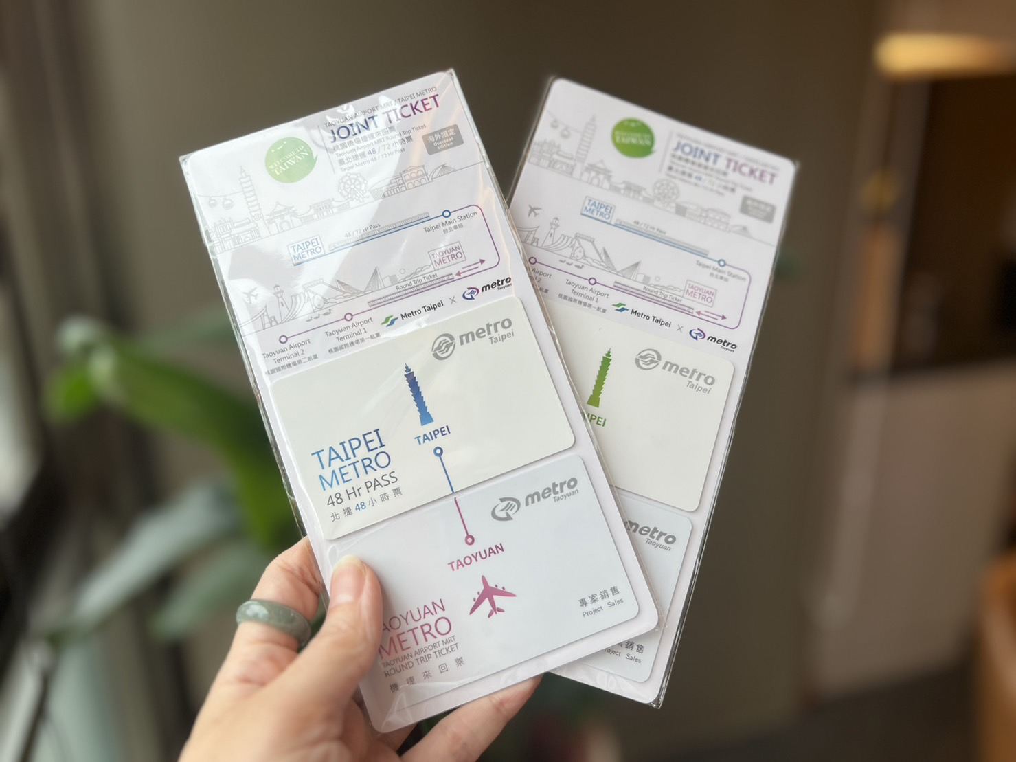 Essential for Traveling in Taiwan | For non-Taiwanese nationals only | Taoyuan Airport MRT Round Trip Ticket&Taipei Metro 48/72 Hrs Pass