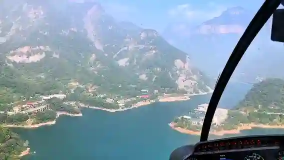 河南焦作雲台山飛行基地R44直升機體驗【多航線可選/一架次3人起飛/週末可體驗】