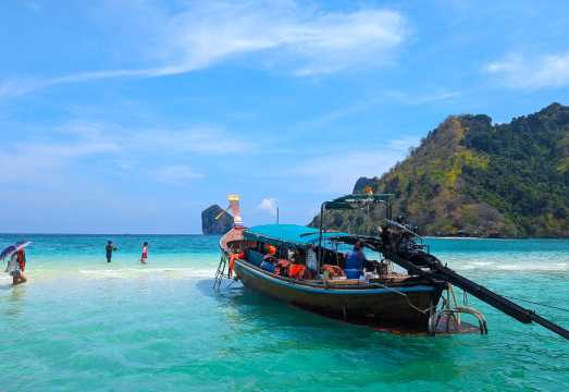 From Krabi: Private Longtail Boat 4-Hour Tour to Koh Poda and Chicken Island