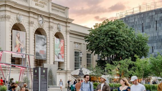 ウィーン：美術館地区ガイドツアー
