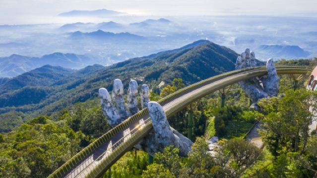 Tur 1 Hari Da Nang - Bukit Ba Na (Transportasi - Pemandu Wisata - Tiket Masuk)