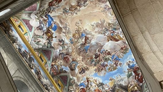 Royal Palace, Prado Museum, and El Escorial Monastery one-day tour from Madrid|Chinese/Mandarin car