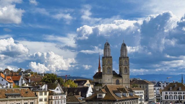 ทัวร์วันเดียวของอาสนวิหารซูริก บาห์นฮอฟสตราสเซ และโบสถ์เฟราเอนเคียร์เช่ ในสวิตเซอร์แลนด์