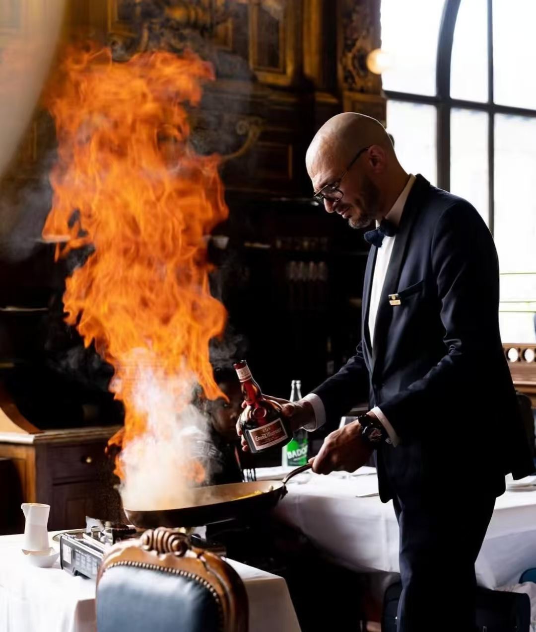 Blue Train restaurant booking service in Paris, France