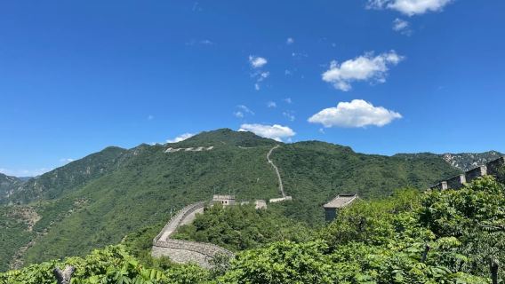 Hin- und Rücktransfer zur Chinesischen Mauer bei Mutianyu mit Fahrer und Ticket