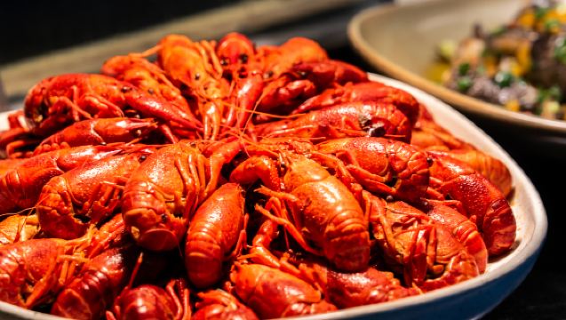 •เซินเจิ้น ฮิลตัน แกรนด์ เซ็นทรัล พลาซ่า บุฟเฟ่ต์อาหารเย็นซีฟู้ด 2 ผู้ใหญ่ 1 เด็ก