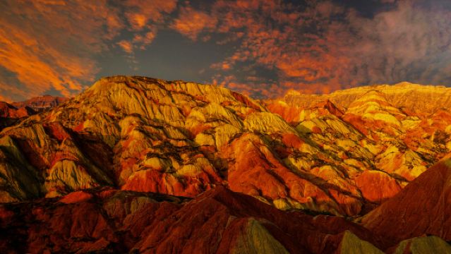 Lawatan sehari di Tarikan Pelancongan Lanzhou Shuimo Danxia [Sewaan peribadi tiada bayaran tambahan/Pure leisure tanpa membeli-belah]