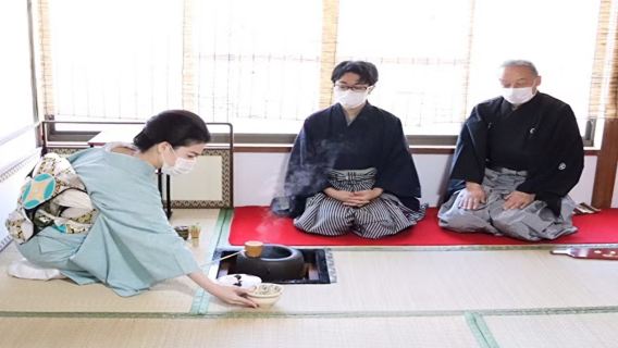 Esperienza della cerimonia del tè e cultura giapponese a Osaka con visita guidata in giapponese e inglese