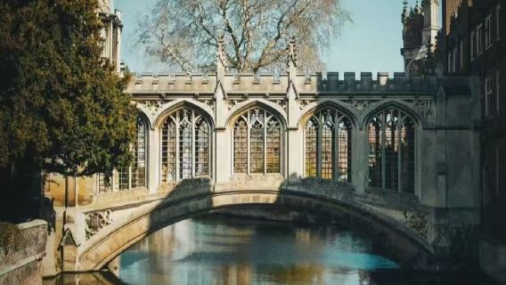 劍橋大學城+伊利大教堂+伊利小鎮包車一日遊【中文司機】