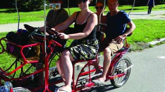 San Francisco: Surrey Bike Rental in Golden Gate Park